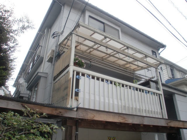 建物外観　木造２階建