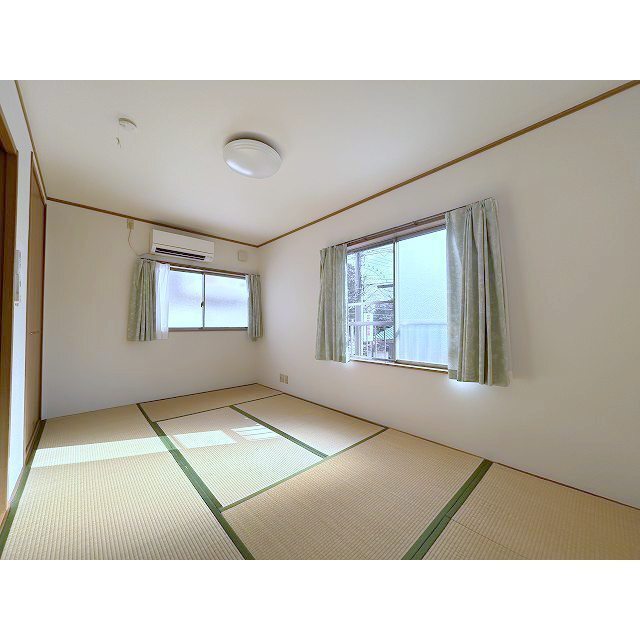 茂呂アパートの居間写真