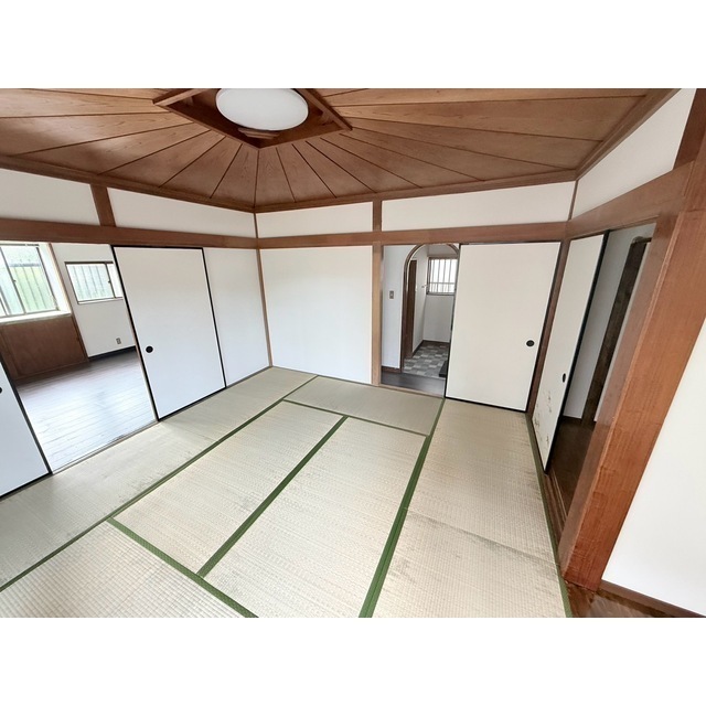 ＪＲ東海道本線 平塚駅 バス乗車時間：10分 最寄りバス停で下車 徒歩3分 2階建 築48年の内装写真