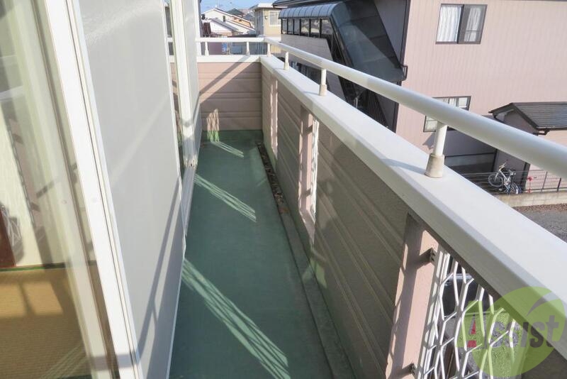 バルコニー　バルコニーは洗濯物がしっかり乾きそうです。