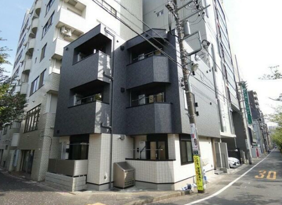 建物外観　ネット無料。ネット無料なら月々実質4000円程度のコストがか