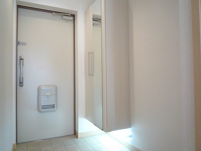 玄関　図面と現状に相違がある場合には現状を優先