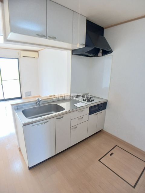 メリープラッツ平成町III棟のキッチン写真