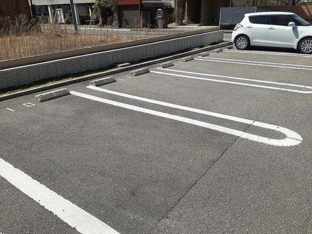 【クレール姫路の駐車場】
