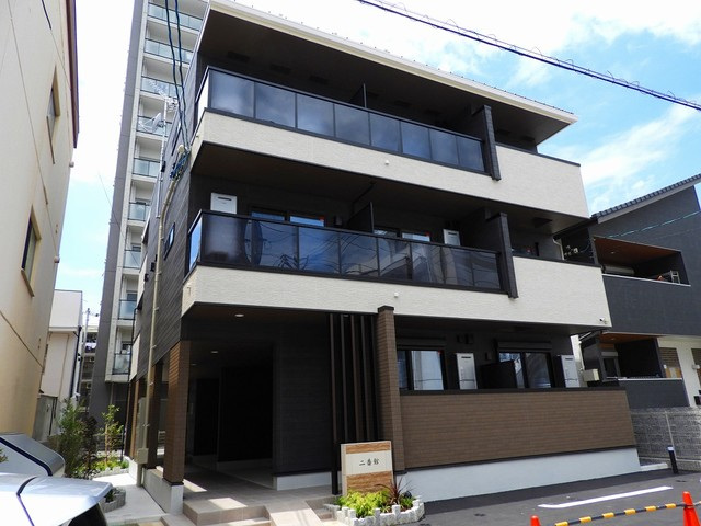 広島市西区小河内町のアパートの建物外観