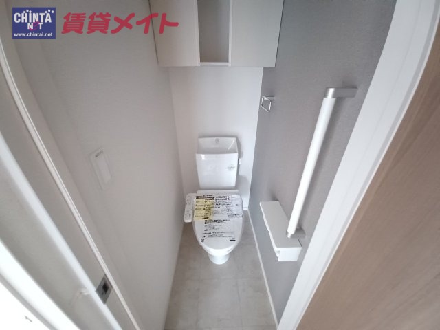 【伊勢市御薗町高向のアパートのトイレ】