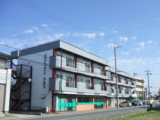 岡山市南区平福のマンションの建物外観