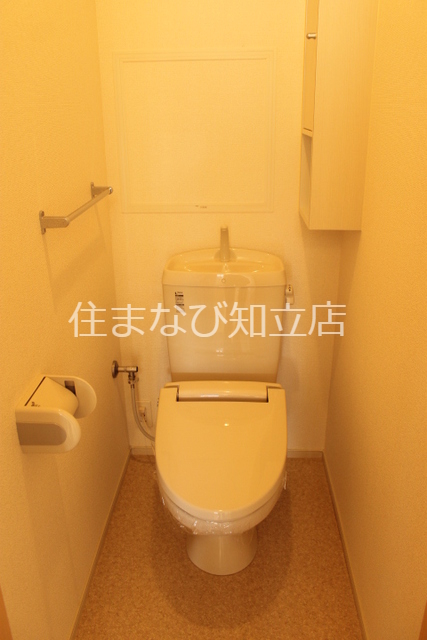 【アンソレイエ　Bのトイレ】