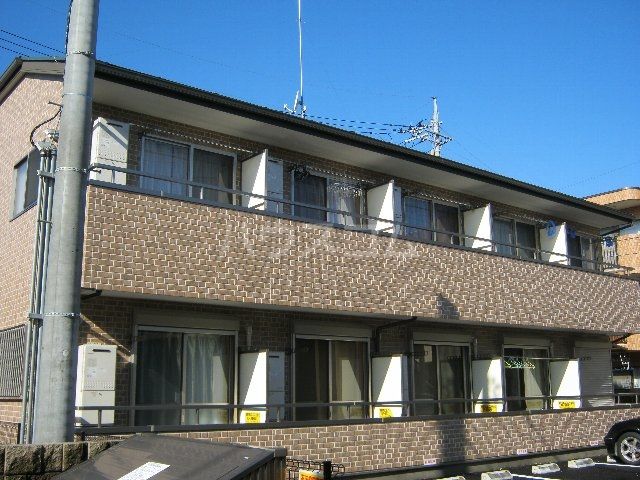 小金井市関野町のアパートの建物外観