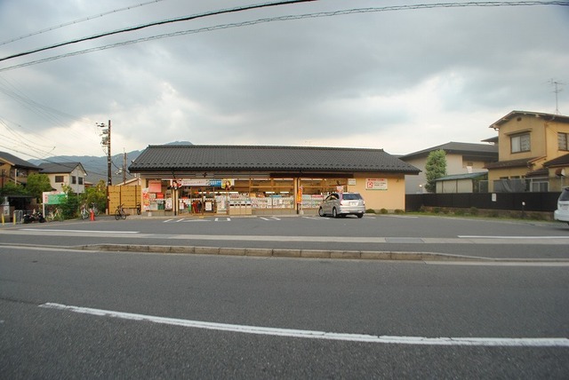 コンビニ　セブンイレブン京都岩倉幡枝店（コンビニ）まで445m