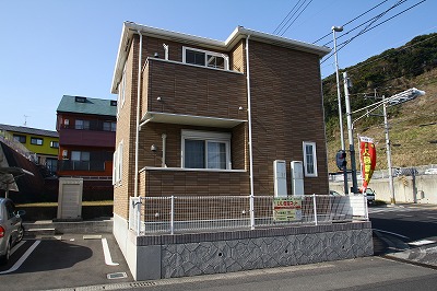 鹿児島市自由ヶ丘のアパートの建物外観