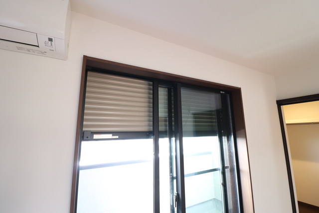 バルコニー　シャッター雨戸