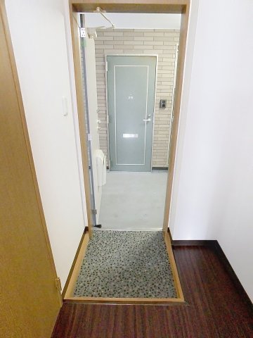 玄関　2025年7月撮影