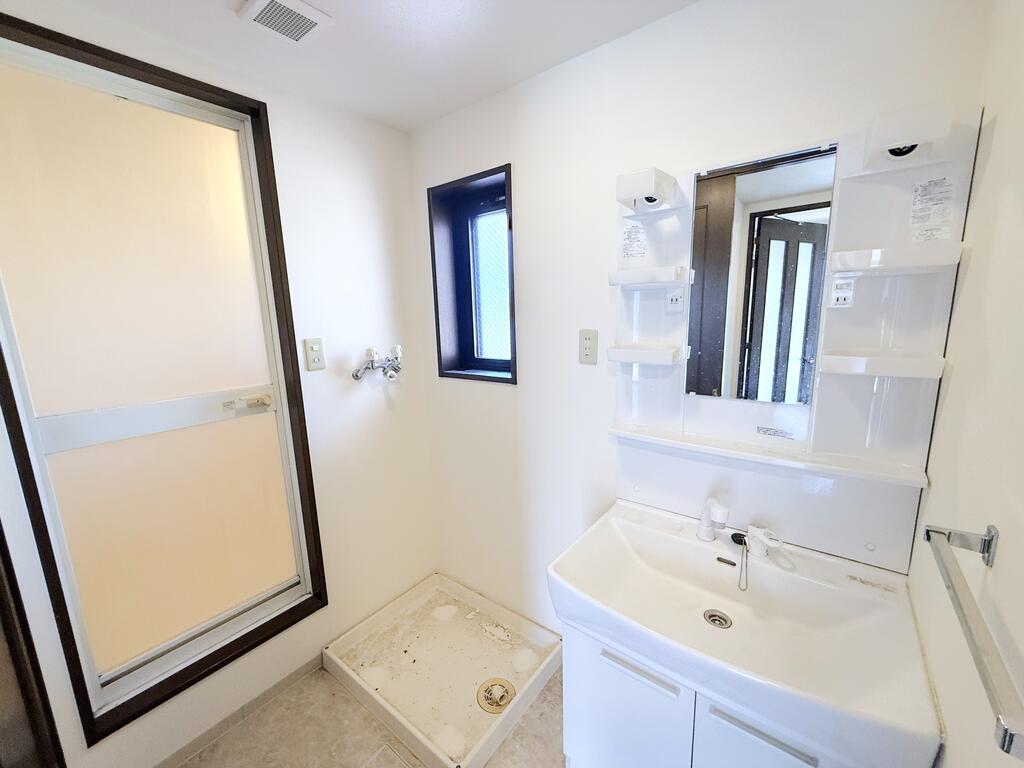 洗面設備　クリーニング前