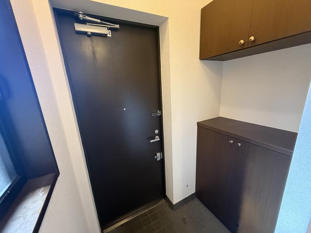 玄関　クリーニング前