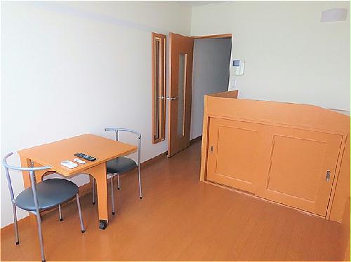 居室・リビング　ハイベッドタイプのお部屋です