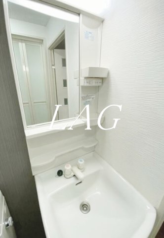 洗面設備　独立洗面台です。