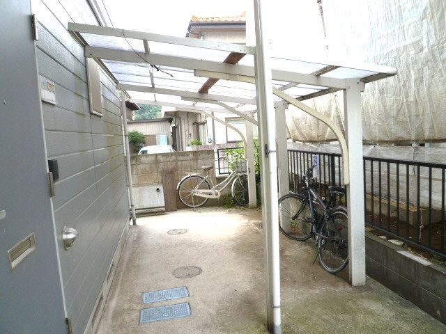 駐車場　★屋根付き駐輪場★