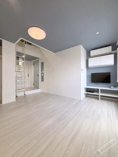 居室・リビング　ホワイトベースで明るい内装♪