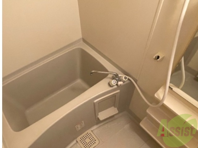 バス・シャワールーム　バス・トイレ別でお掃除しやすいですよ～。