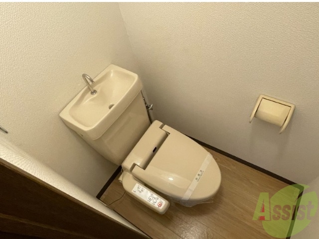 トイレ　こちらはトイレです。清潔感があり、しっかり使用できます。