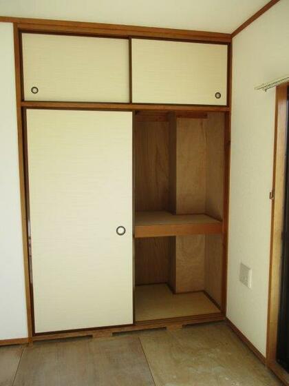 収納　天付きの押入れもあり収納に優れています