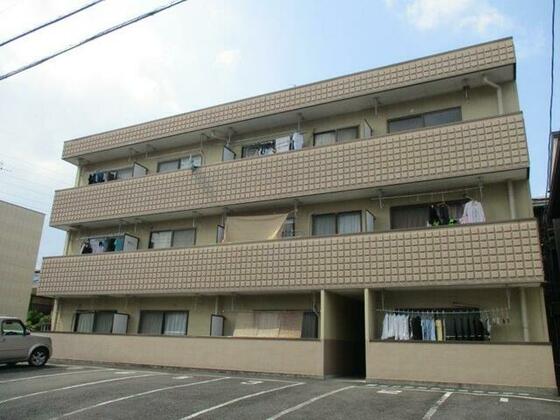 建物外観　駅徒歩３分の好立地です