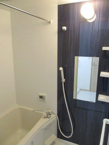 バス・シャワールーム　便利な追い炊き機能付きバスルーム