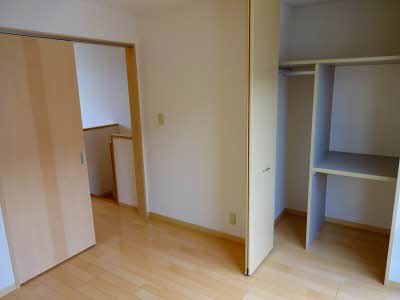 収納　２階南側洋室収納