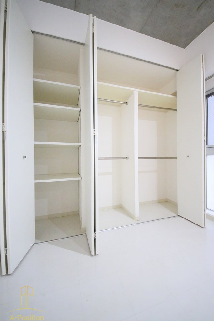 収納　ルクレ堺筋本町レジデンス