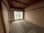 南東向き和室6帖☆バルコニーに繋がるお部屋です！和室は冬場は