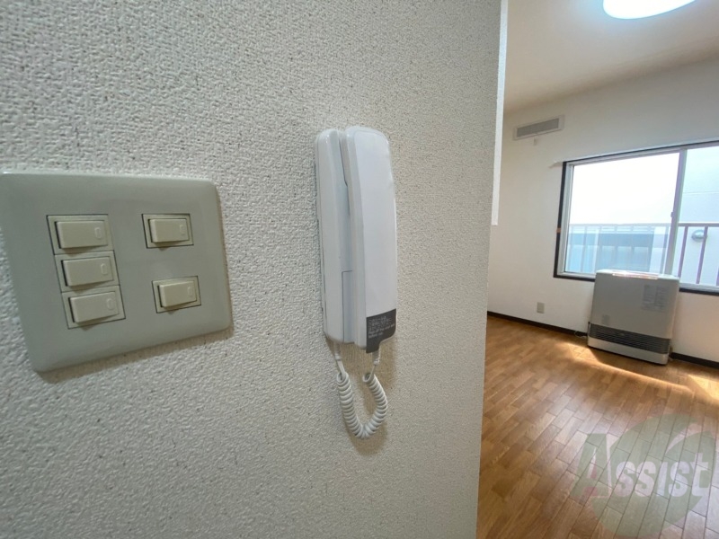 セキュリティ　来客時にはこれで受け答えが出来るので安心です。