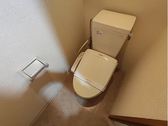 トイレ　同仕様　温水洗浄便座