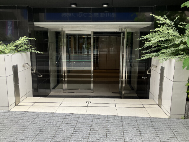 エントランス　エントランス