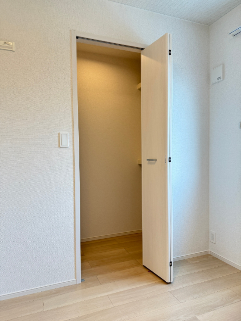 収納　同型写真