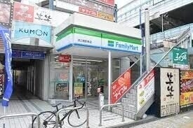 コンビニ　ファミリーマート深江橋駅東店（コンビニ）まで262m