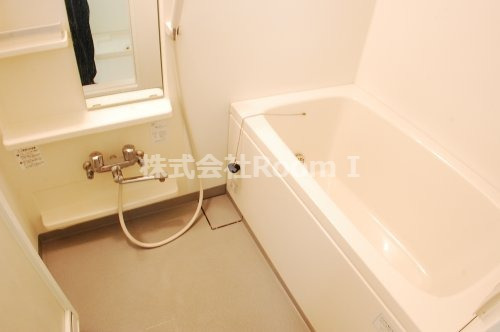 バス・シャワールーム　ゆったり過ごせるお風呂です