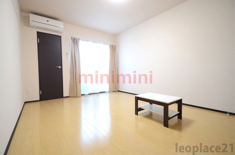 居室・リビング　※同タイプ参考写真の為、実際とは異なる場合がございます。