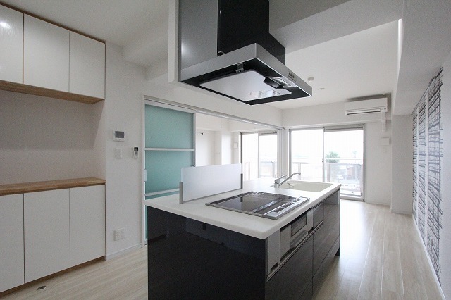 キッチン　アイランドキッチンＩＨクッキングヒーター付