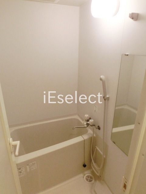 バス・シャワールーム　キレイなバスルーム。