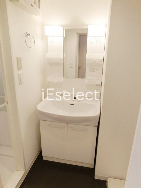 洗面設備　毎日使う独立洗面台です。