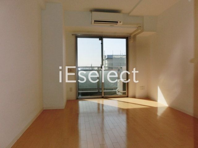 居室・リビング　明るいお部屋ですね。