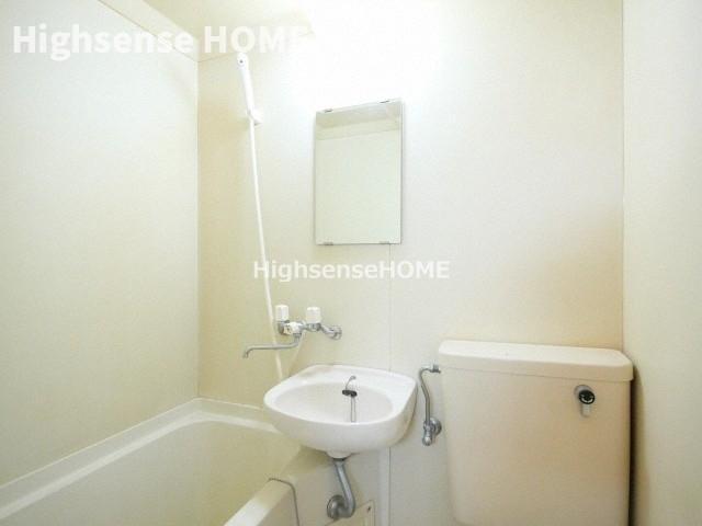 バス・シャワールーム　落ち着いた空間のお風呂です