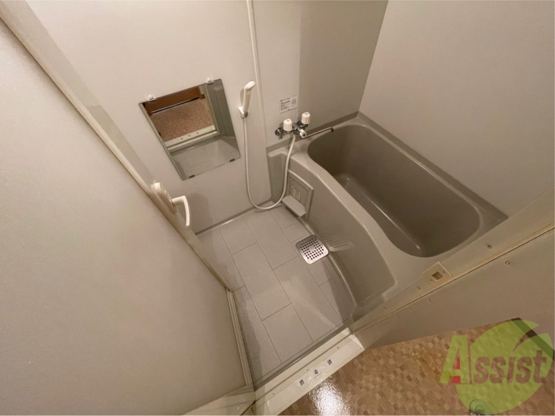 バス・シャワールーム　お風呂になります。一日の疲れを癒してくださいね。