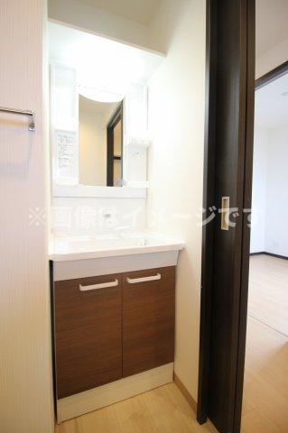 洗面設備　朝の身支度には欠かせない独立洗面化粧台