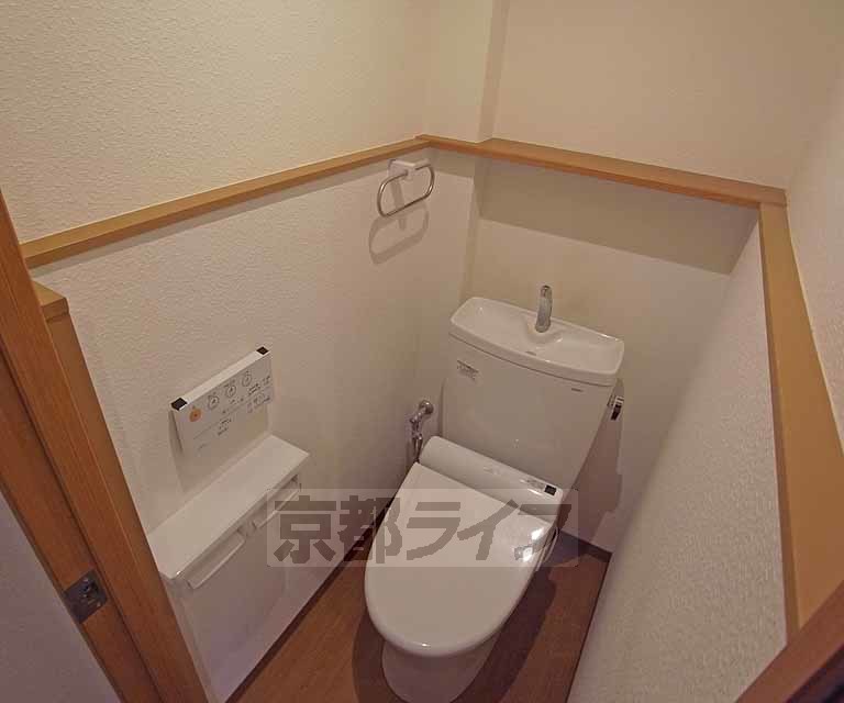 トイレ　ウォシュレット付