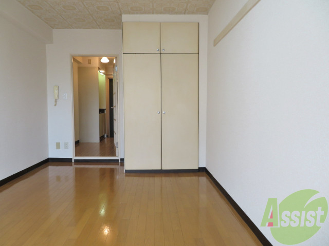 収納　クローゼットです。大きい荷物もしまうことができます。