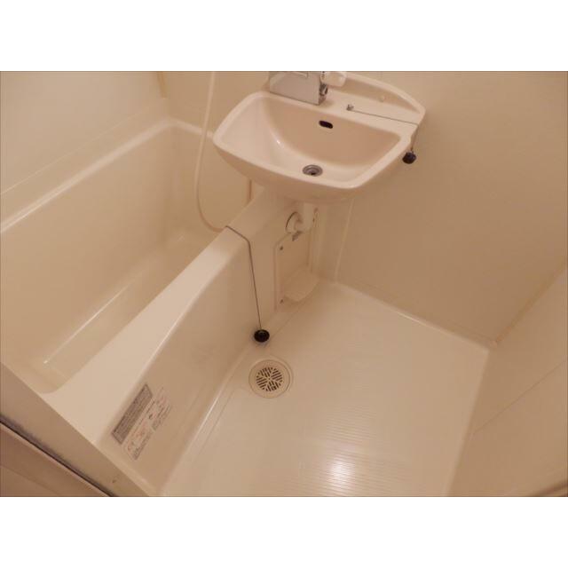 バス・シャワールーム　同タイプ・別号室