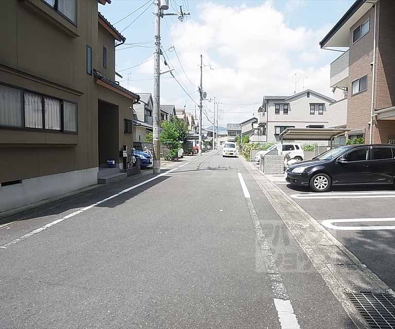 その他　前面道路です。