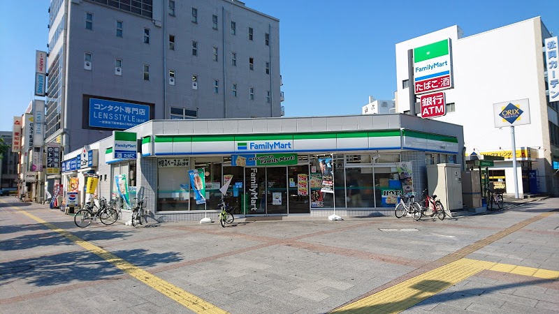 コンビニ　ファミリーマート一宮東口店（コンビニ）まで617m
